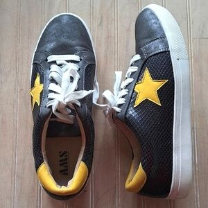 AMS Layla Snake Skin Texture Yellow Star Metalic Gray Blk Lace Up Comfy Sneaker